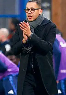 切尔西主帅罗塞尼尔：直面嘲弄，坚守执教初心