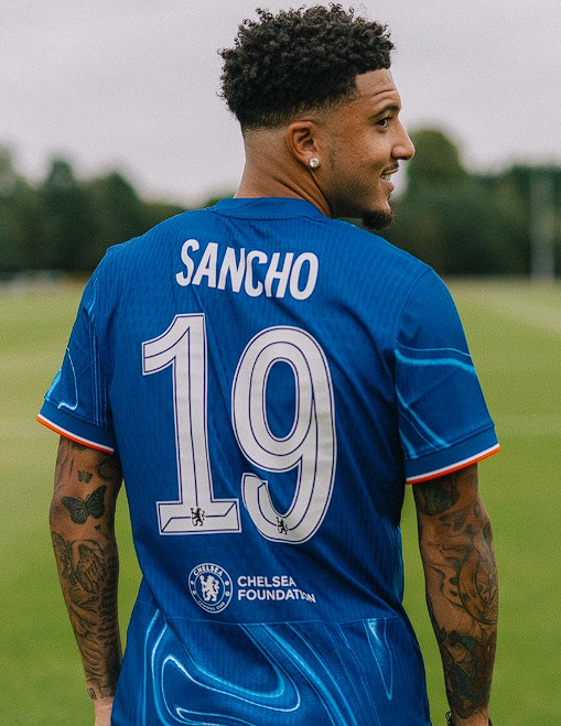 桑乔赛季末或重返多特：转会动态与价值变迁解析